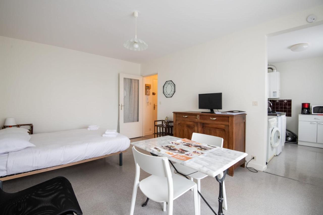 Ferienwohnung Beautiful F1 Bis In The Heights Of Tours #Private Parking Exterior foto